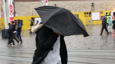 Flaş uyarılar! Şiddetli rüzgar ve yağışa dikkat