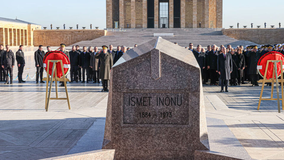 İnönü mezarı başında anıldı