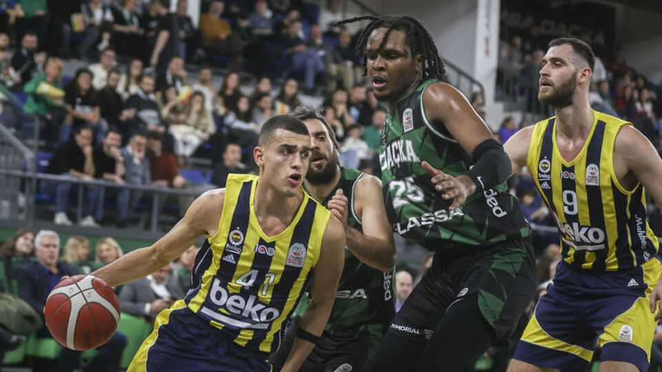 Fenerbahçe Beko'dan 42 sayı fark