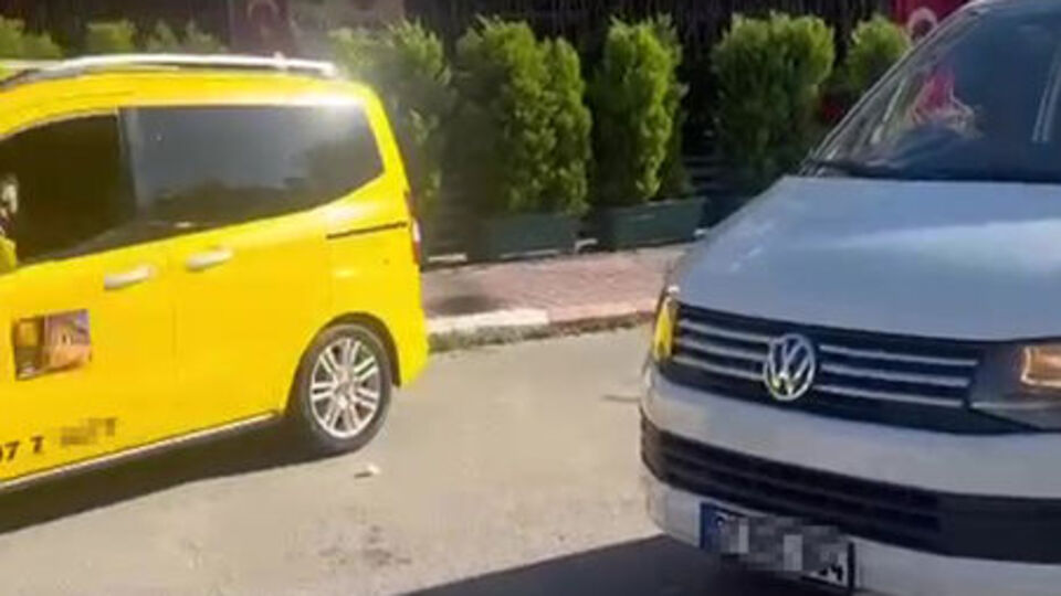 Yol kesen taksiciler gözaltına alındı