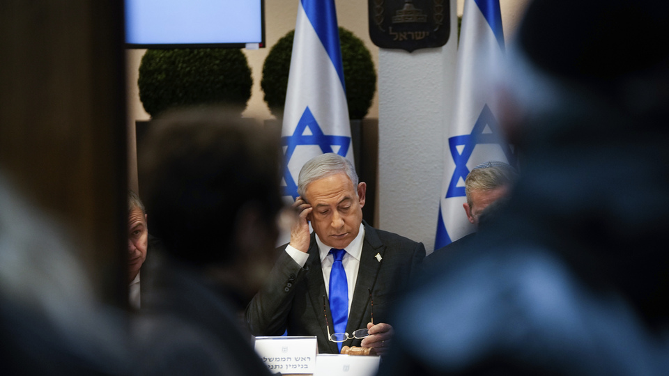 Netanyahu'ya mecliste protesto