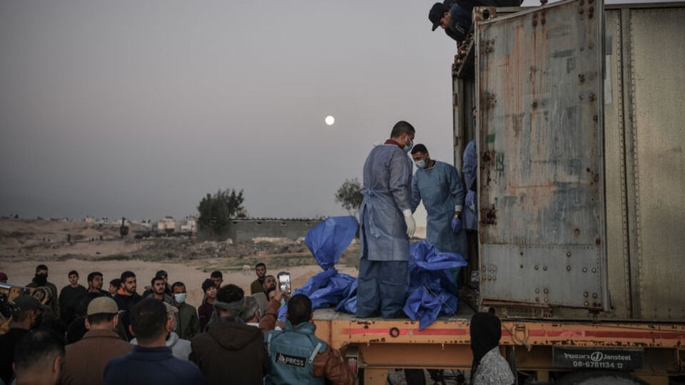 İsrail, 80 Filistinlinin cenazesini teslim etti