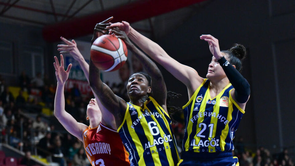 F.Bahçe, derbide G.Saray'ı farklı geçti