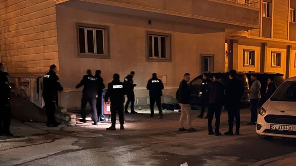 31 yaşındaki genç kadına sokak ortasında silahlı saldırı