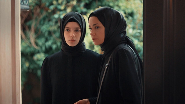 RTÜK'ten Kızıl Goncalar'a 'toplumun milli ve manevi değerlerine' aykırılıktan ceza - Güncel Gündem haberleri