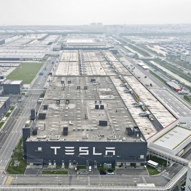 Tesla robotu, mühendise nasıl saldırdı?