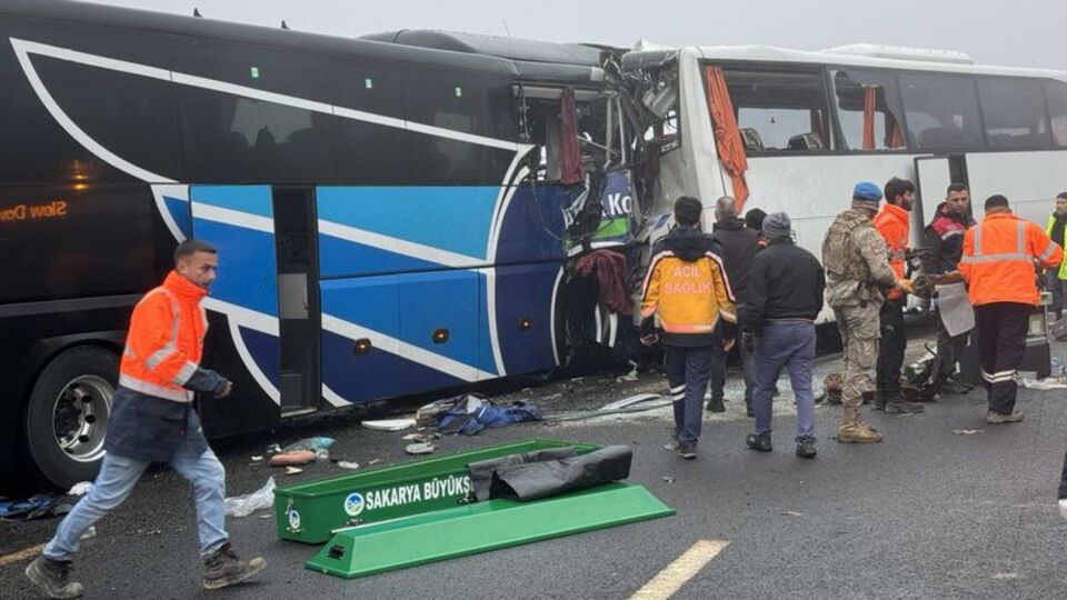Sis ve hızla gelen facia: 10 ölü!