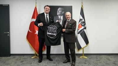 Koç'tan Arat'a tebrik ziyareti