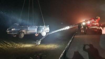 Otomobil köprüden düştü: 2 ölü, 1 ağır yaralı