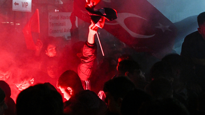 Galatasaray ve Fenerbahçe Türkiye'ye döndü!