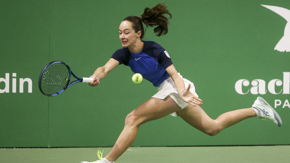 Zeynep Sönmez Avustralya'da ana tabloda