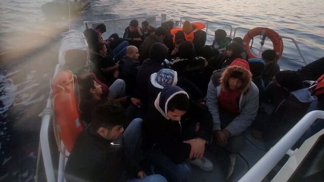 57 düzensiz göçmen kurtarıldı