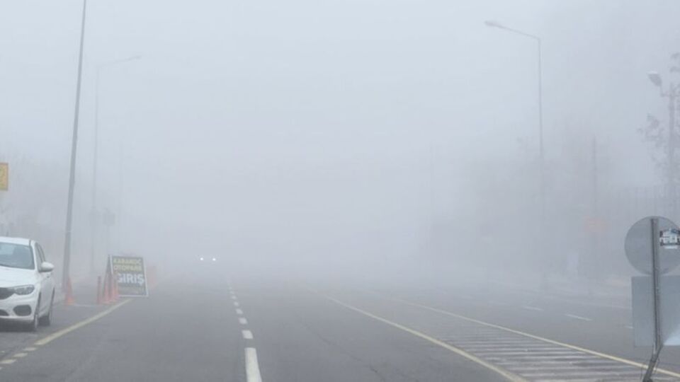 Diyarbakır'da uçuşlara sis engeli