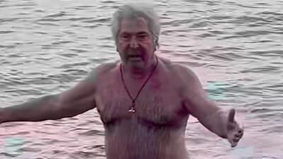 Ünlü oyuncu 2024'ü denizde karşıladı