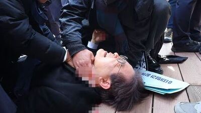 Güney Kore'de ana muhalefet liderine bıçaklı saldırı