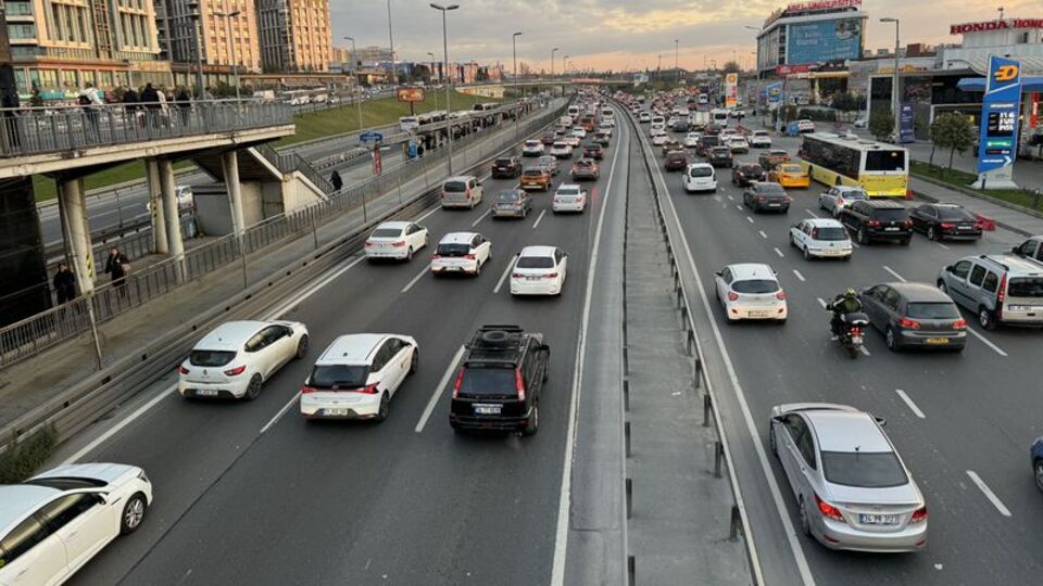 Yılın ilk mesai günü trafik yoğunluğu