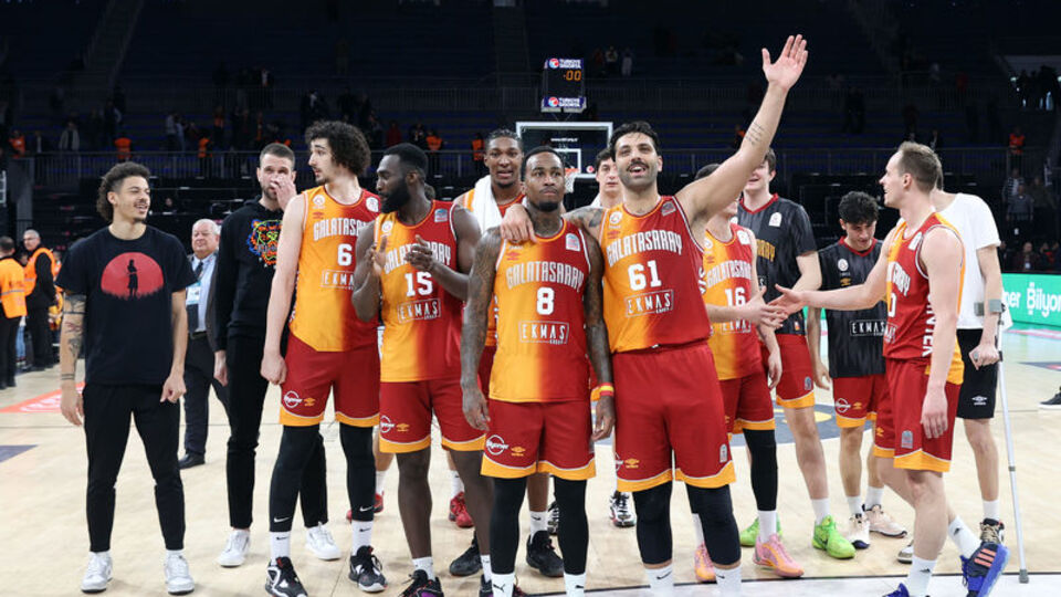 Galatasaray, Derthona deplasmanında
