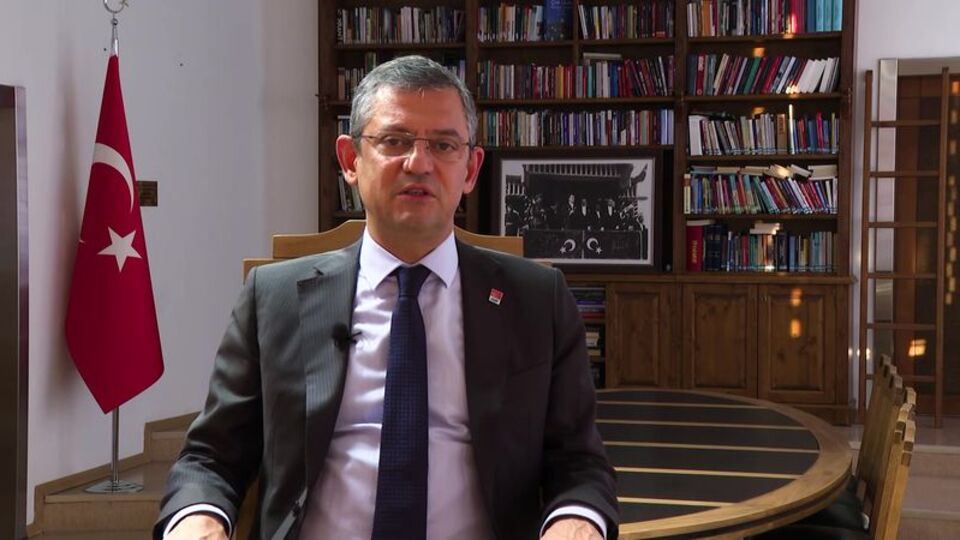 Özel, Ege Akersoy'un babası ile görüştü