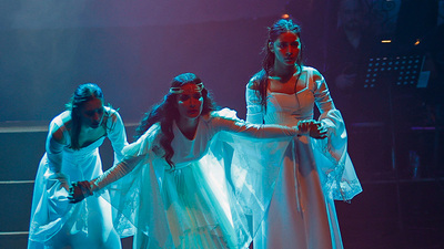 Tiyatrodan operaya AKM yine dopdolu