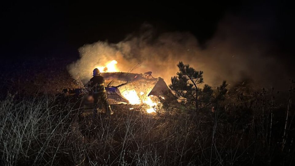 Takla atıp alev alan otomobilde yanarak öldü!