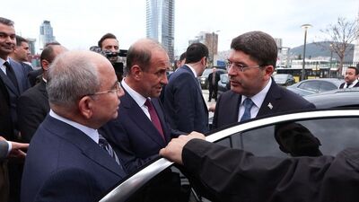 Adalet Bakanı Tunç'tan Adalet Sarayı ziyareti