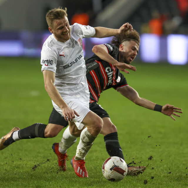 Pendik 3 dakikada geri döndü!