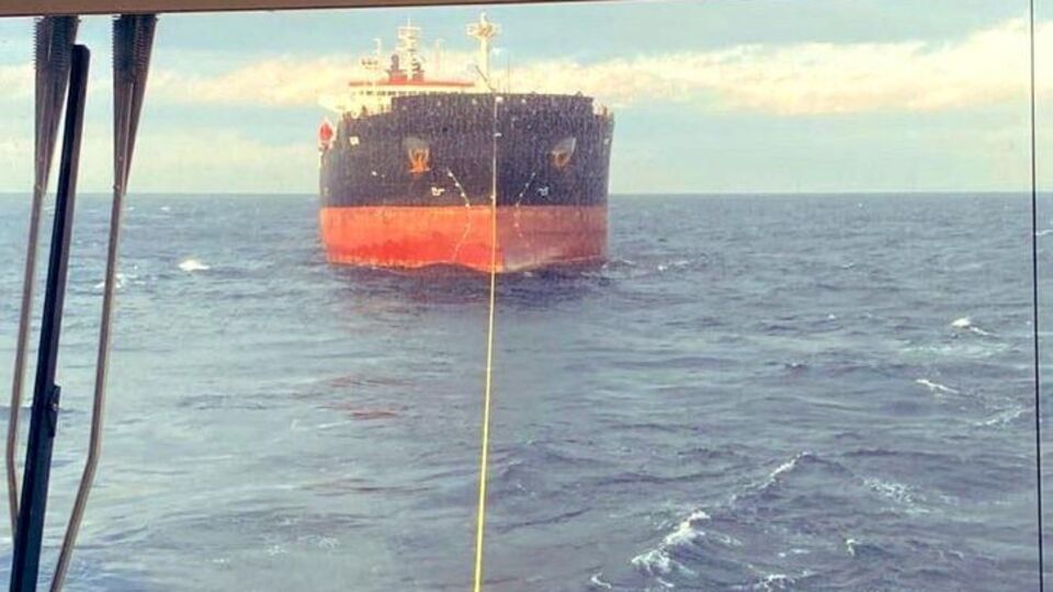 Çanakkale'de sürüklenen gemi kurtarıldı