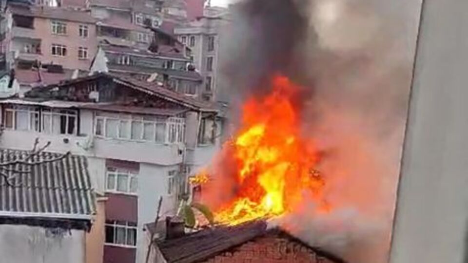 Şişli'de yangın evsiz bıraktı!