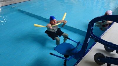 Ege, yüzerek hayata tutundu