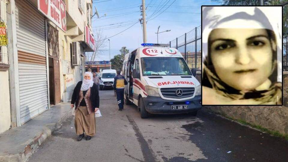 Sır ölüm! Evinde bıçaklanmış halde bulundu