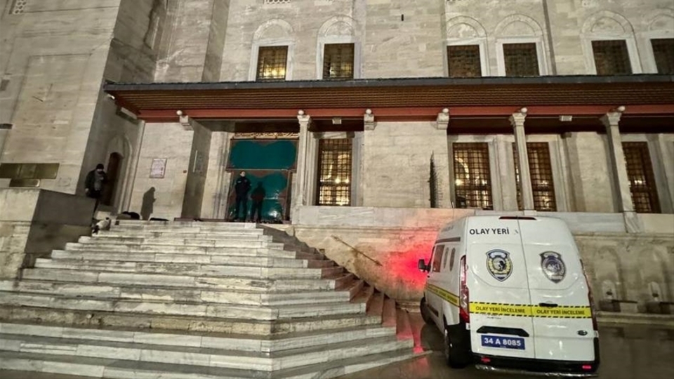 Fatih Camii'nde bıçaklı saldırı