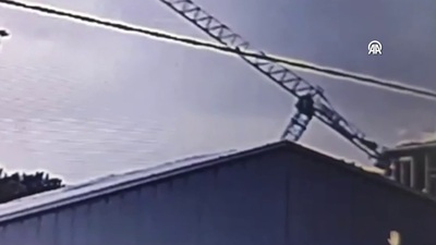 Operatörün ölümüne yol açan vinç kazası kamerada!