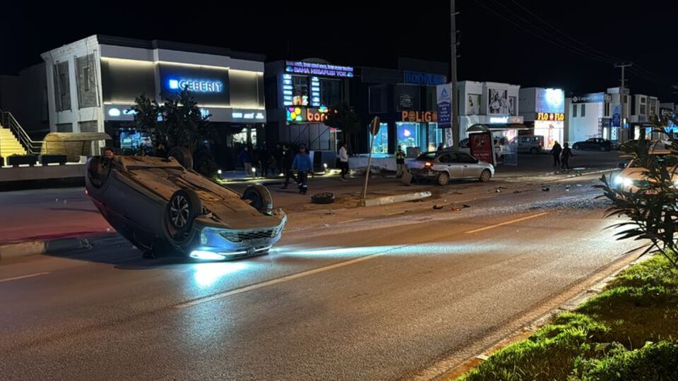 Cip ile otomobil çarpıştı: 3 kişi yaralandı