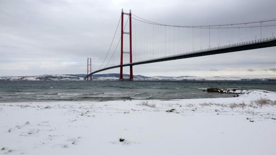 Batıda ayaz, doğuda kar, kuzey ve güneyde yağmur var