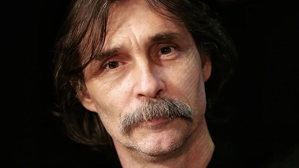 Dizi görüşmeleri askıda tiyatroya devam