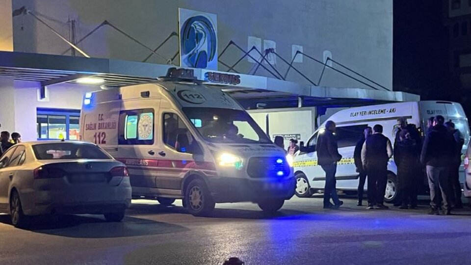 Denizli'de 17 yaşındaki çocuk silahla vuruldu