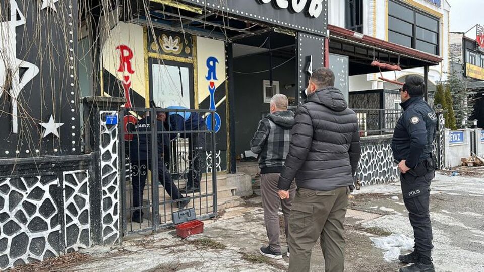 Bir kentimizde 10 pavyon süresiz kapatıldı