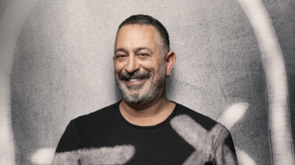 Cem Yılmaz 'CMXXIV' ile sahneye dönüyor