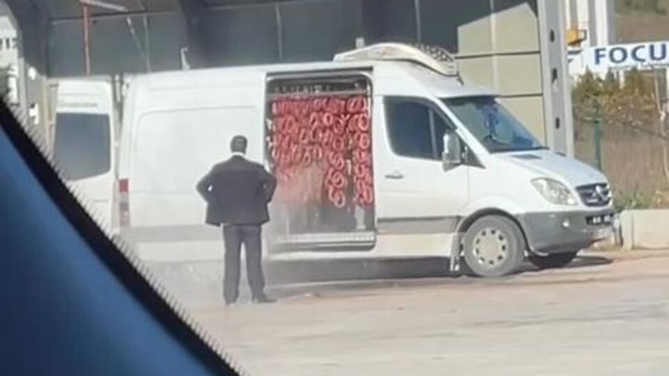 Oto yıkamada sucukları yıkamışlardı! İşte verilen ceza!