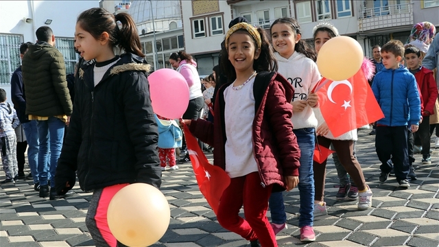 Okullarda karne öncesi "kış şenliği" etkinlikleri