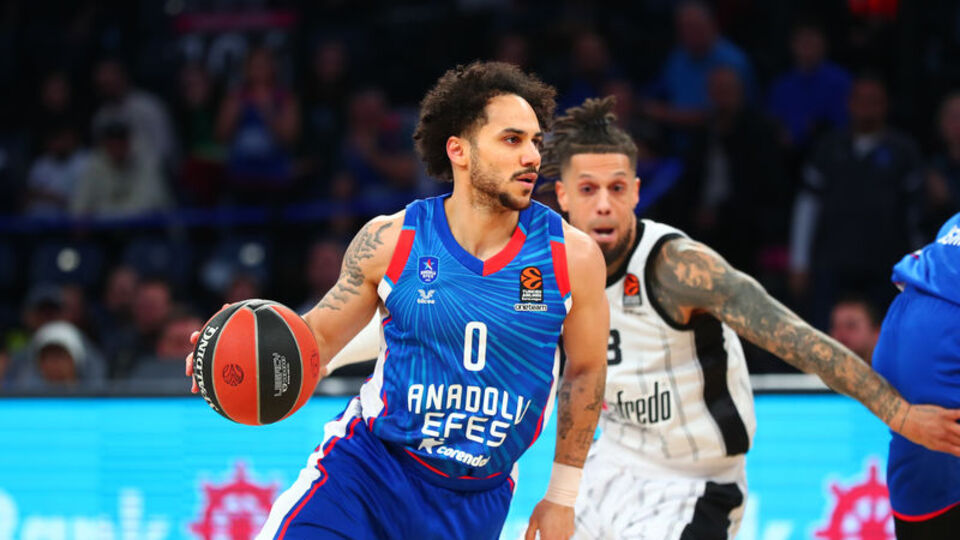 Anadolu Efes 7 maçlık hasreti bitirdi!