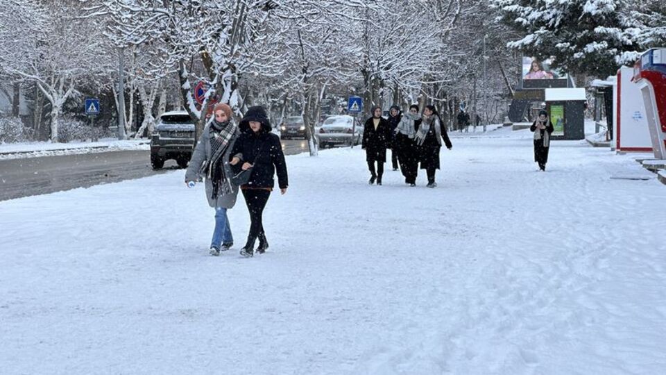 Meteoroloji'den peş peşe uyarı! 5 bölgede kar var!