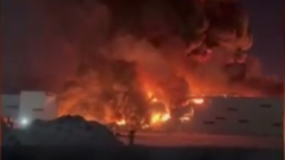 Rusya'da depoda büyük yangın