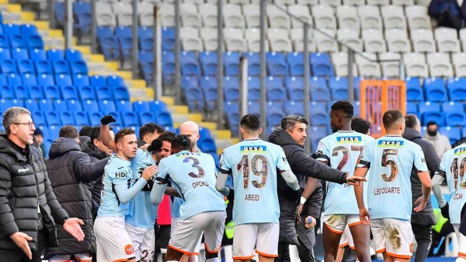 Gol düellosunu Başakşehir kazandı!