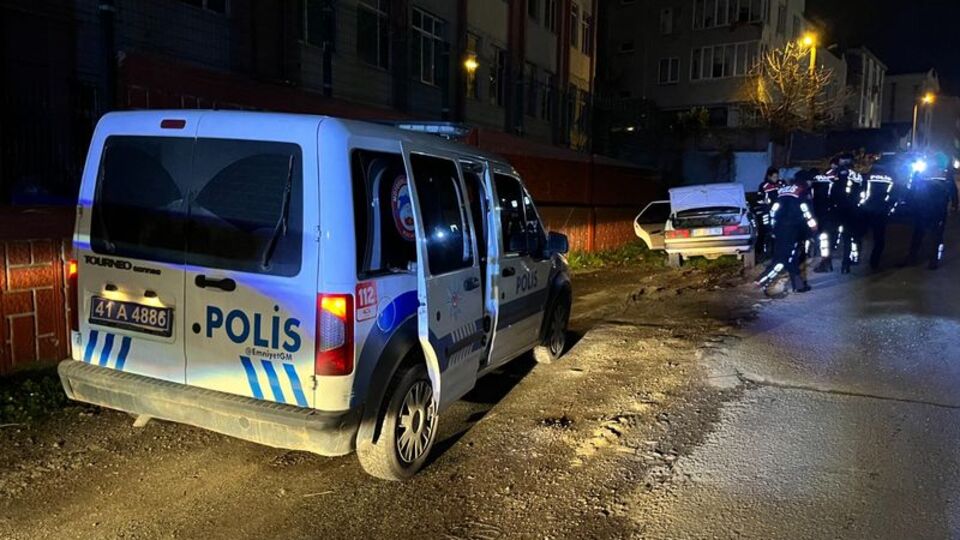 Dur ihtarına uymayan sürücü tüfekle birini vurmuş