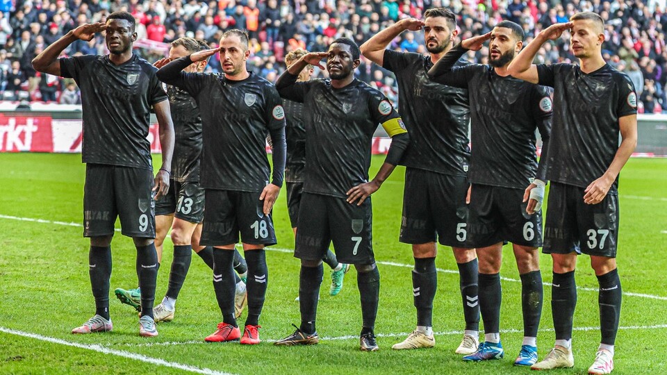 Samsunspor evinde seriye bağladı!