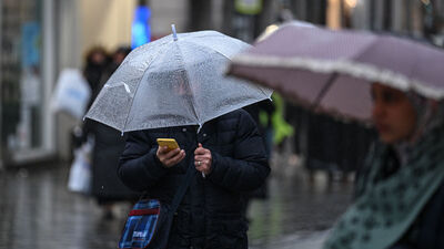 Ege ve Akdeniz'de yağmur var, lodos ısıtıyor