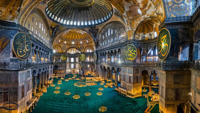 Ayasofya'ya giriş, yabancı turistlere 25 euro