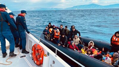 İzmir açıklarında 46 düzensiz göçmen kurtarıldı