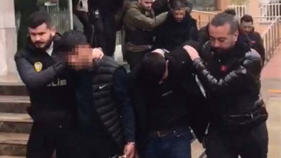 İzmir'deki silahlı kavgayla ilgili 3 zanlı tutuklandı
